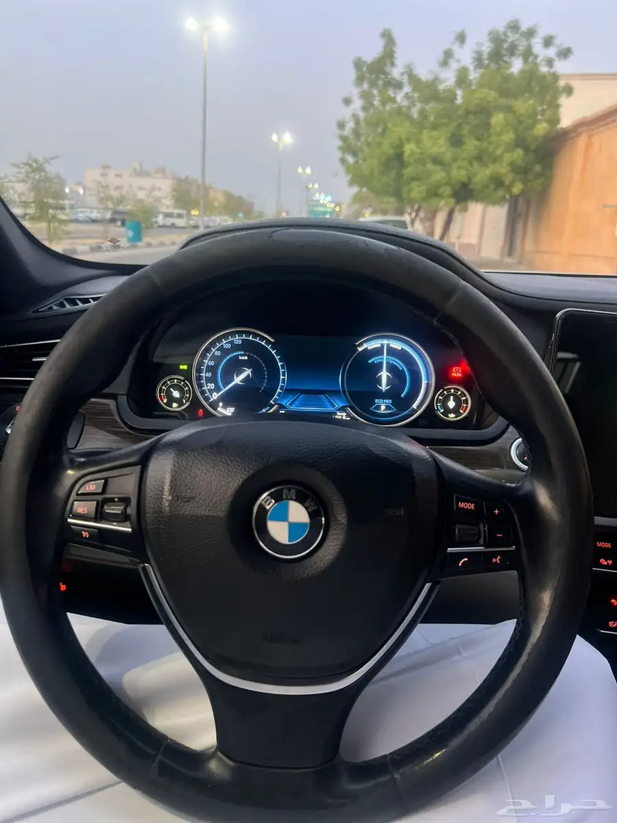 BMW 730li موديل 2015 8