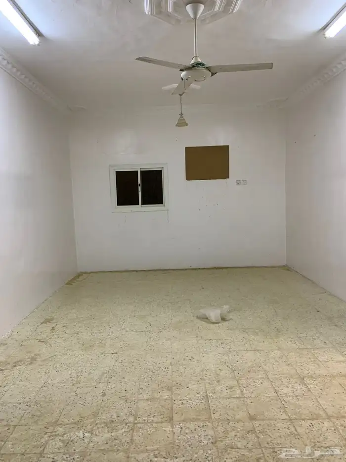 للبيع دور سكني على واجهتين حي الزهره 1