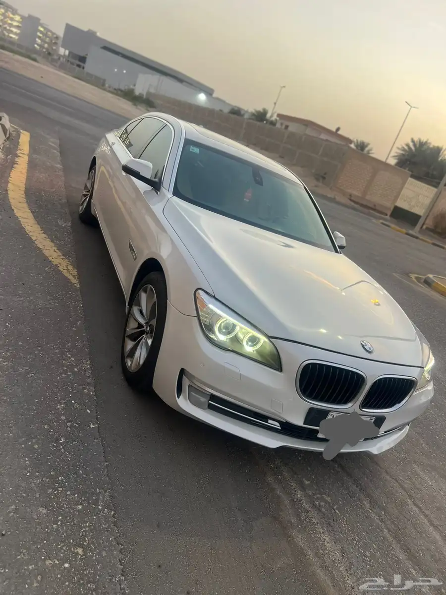 BMW 730li موديل 2015 0