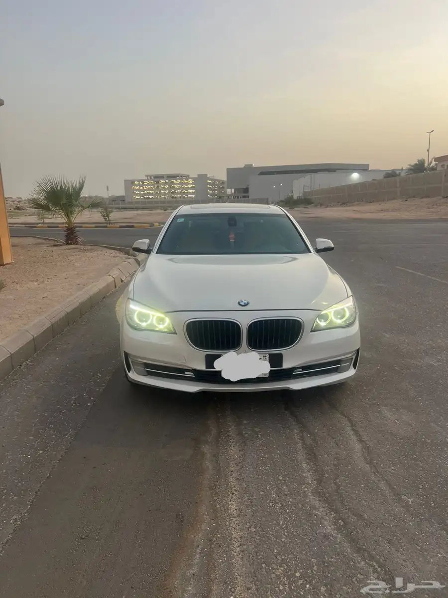 BMW 730li موديل 2015 3