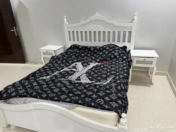 اثاث وثلاجه مع طاوله طعام مع غرف نوم بدون مكيفات 7