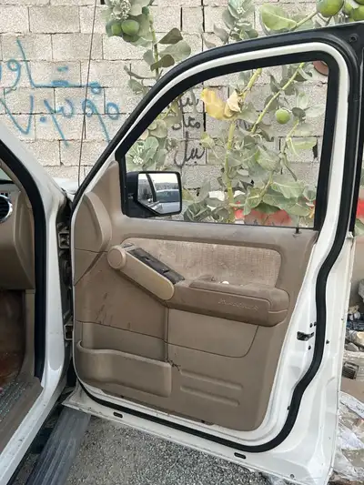 اكسبلور 2010 قطع غيار فقط 3