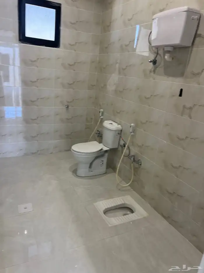 وحدات سكنيه فاخره جديده الحلقه الشرقيه قريب من طريق المطار 4