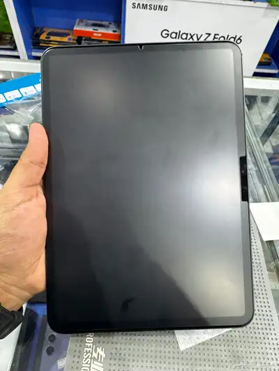 ايباد برو 13 انش معالج M4 ذاكرة 256GB 1