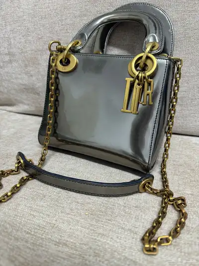 شنطه نسائيه ماركه ديور الاصليه 0