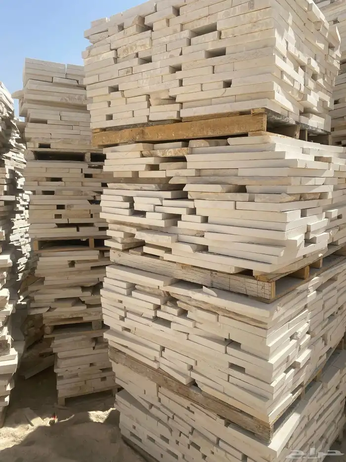 حجر الرياض بجميع انواعه ابيض اصفر (ساده   عشوائي   وجه جبل) 0
