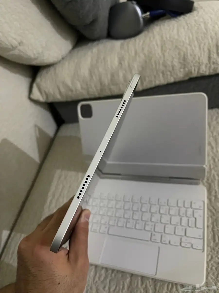 ايباد برو   ماجيك كيبورد ابل 4