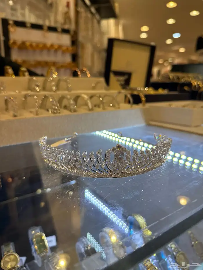 السعر قابل لتفاوض) فستان زفاف تصميم خاص قطعه واحده فقط 2