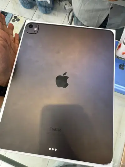 ايباد برو 13 انش معالج M4 ذاكرة 256GB 2