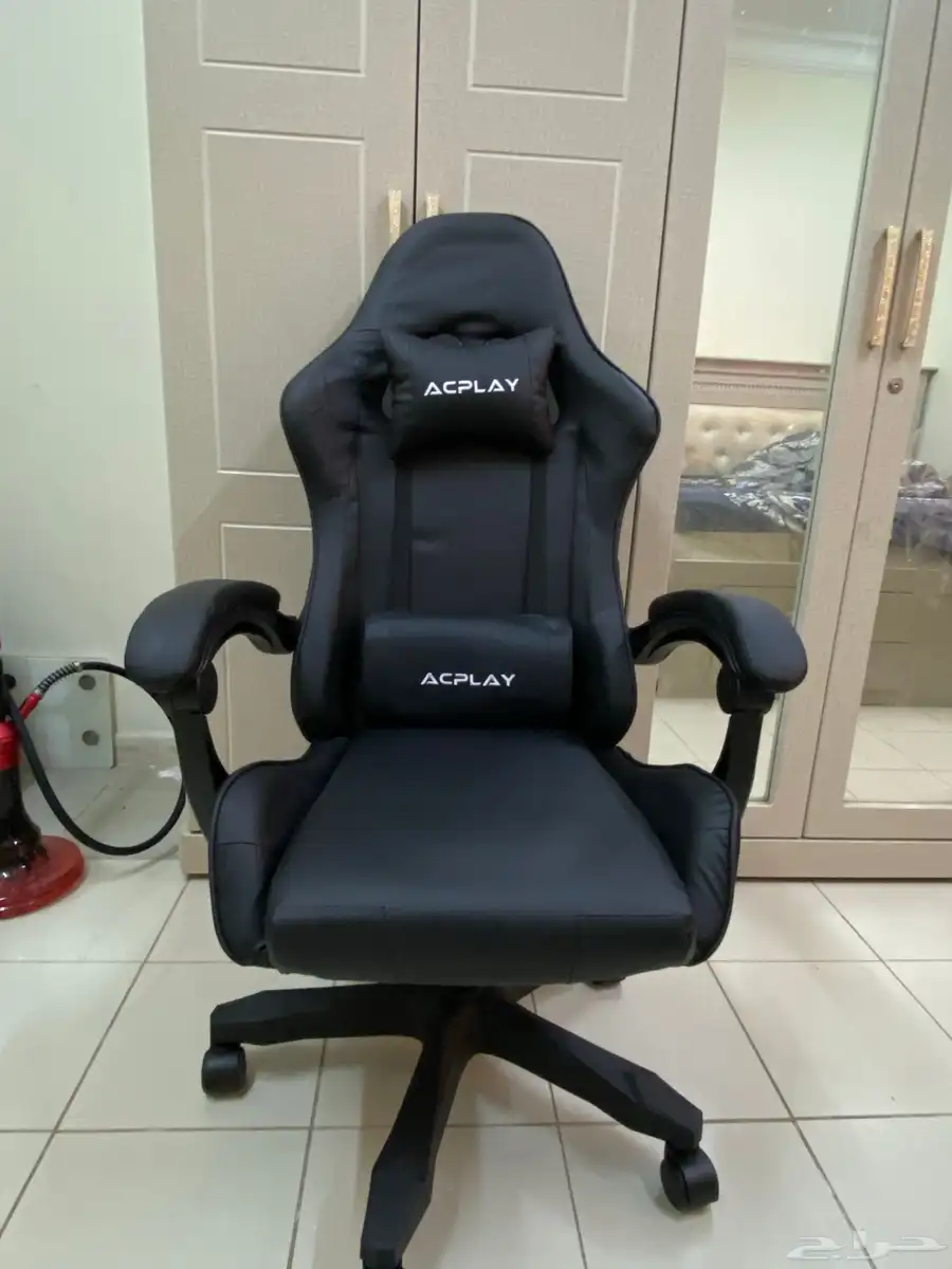 Gaming chair 0
