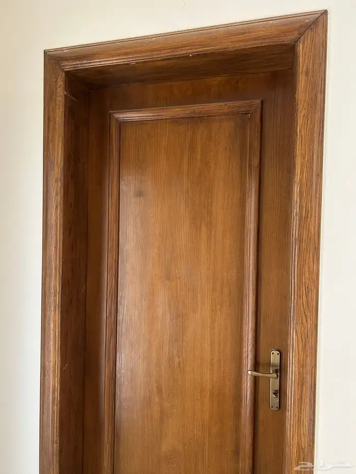 ابواب خشب ومغسلة للبيع 0