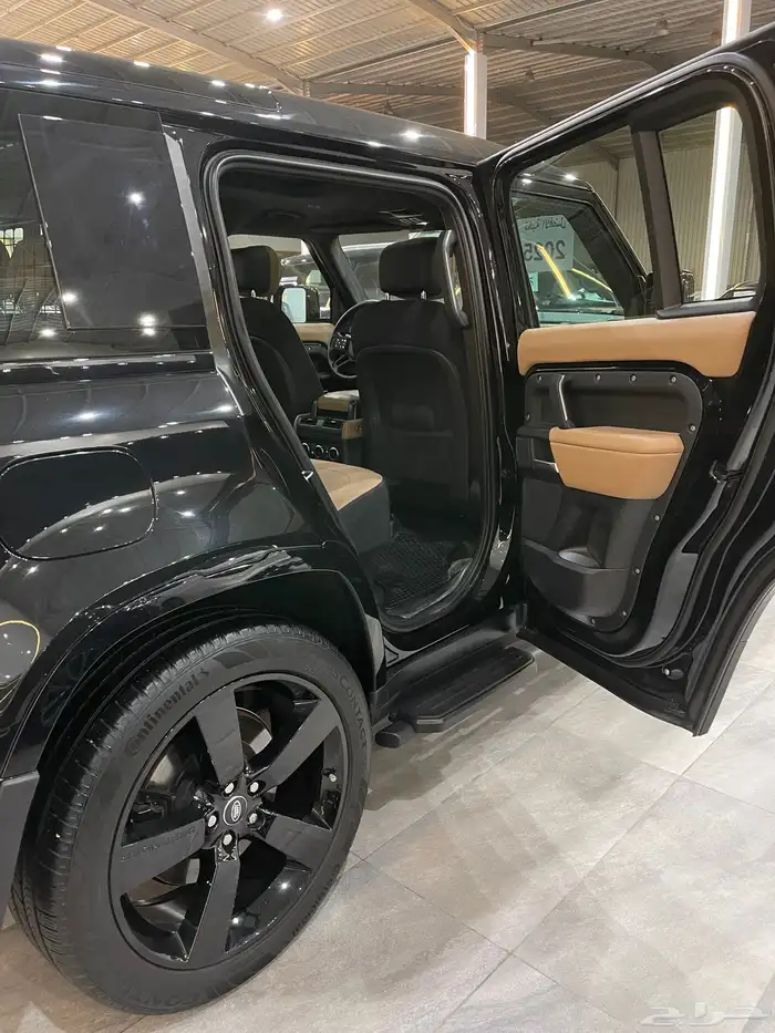 2025 Defender V8 P525 Edition One 16