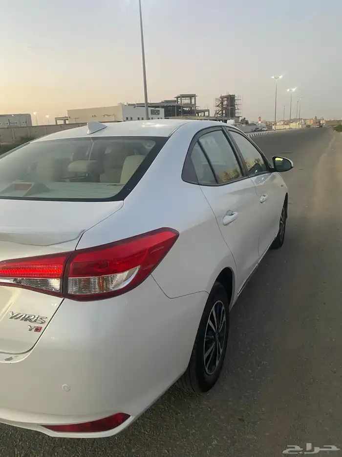 يارس اللون ابيض الموديل 2021 4