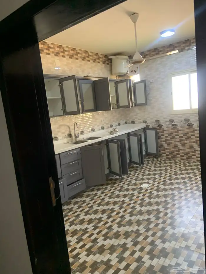شق سكن للاجار خميس مشيط ارضيه دور اول 1