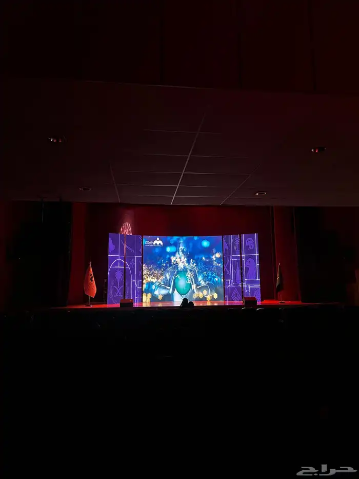 شاشات عرض للاجار وصوتيات وإنارة 3