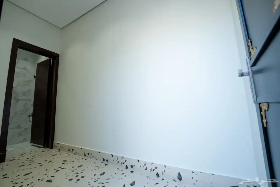 دور ارضي رخصه على نظام القديم مؤسس 3شقق ضاحية نمار2030 11