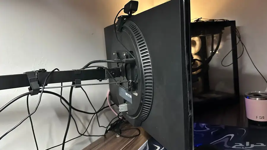 شاشة 144hz 2