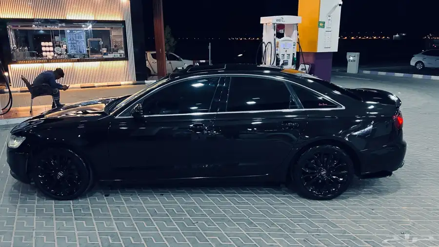 اودي a6 ممشى قليل مصدوم جنب ايسر بابين و رفرف 6