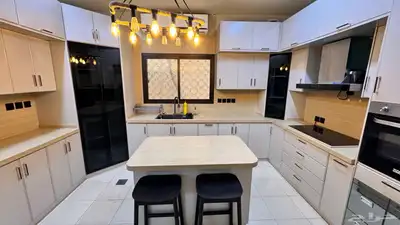 مطبخ كامل مع اجهزة جديدة لم تستخدم 2