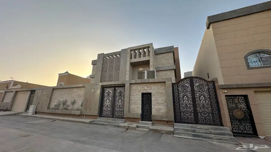 فيلا مع 3 شقق للبيع حي النرجس 0