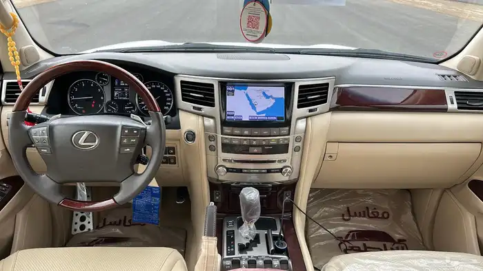 لكزس 14 ماشي 147 الف 15