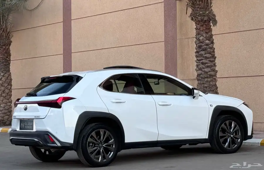 لكزس UX200 F SPORTS 2021 8