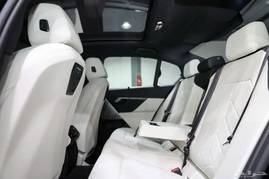 BMW520i جديدموديل 2026 9