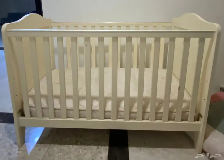 سرير اطفال 1
