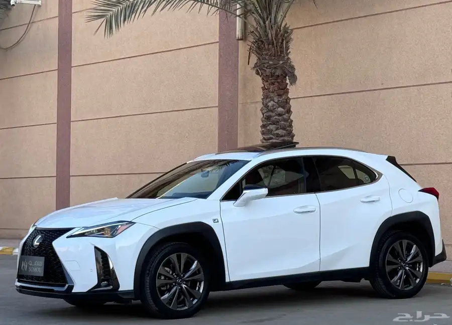 لكزس UX200 F SPORTS 2021 4