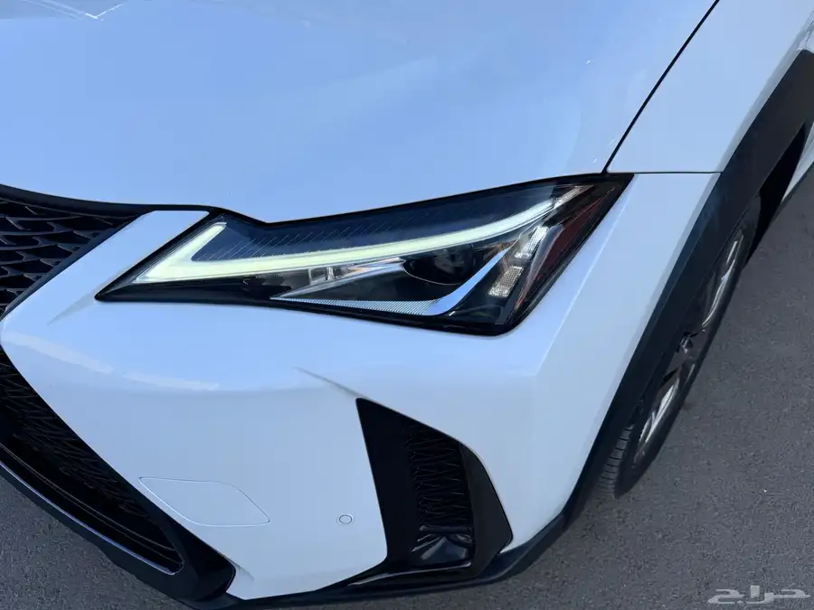 لكزس UX200 F SPORTS 2021 1