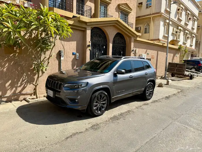 جيب شيروكي 2019 ممشى 80 الف 2