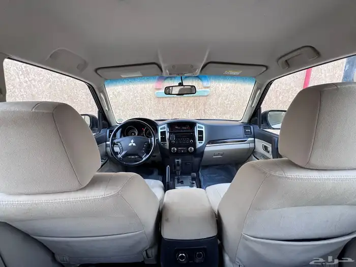 مستبيشي باجيرو GLS 2020 بحالة الوكالة 20