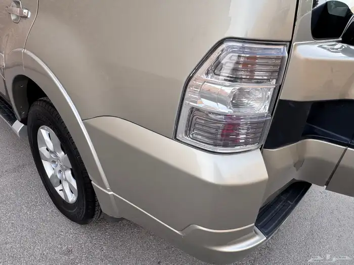 مستبيشي باجيرو GLS 2020 بحالة الوكالة 13