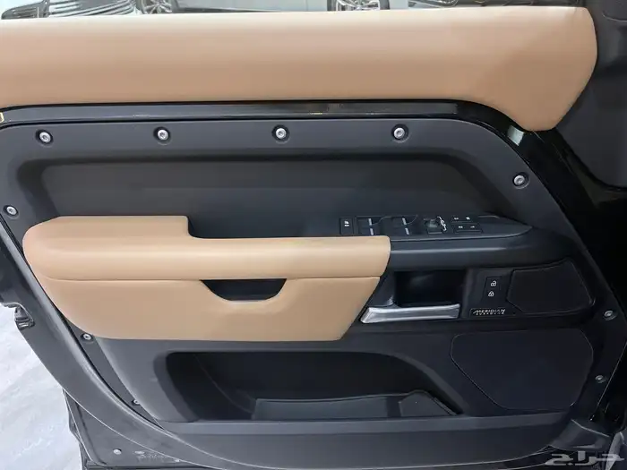 2025 Defender V8 P525 Edition One 13
