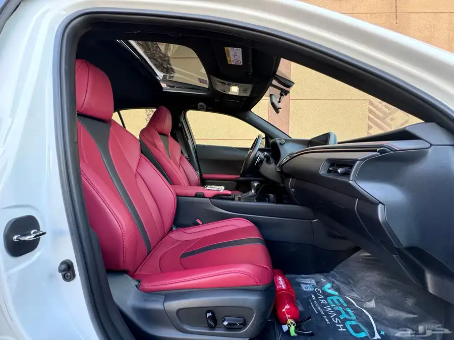 لكزس UX200 F SPORTS 2021 17