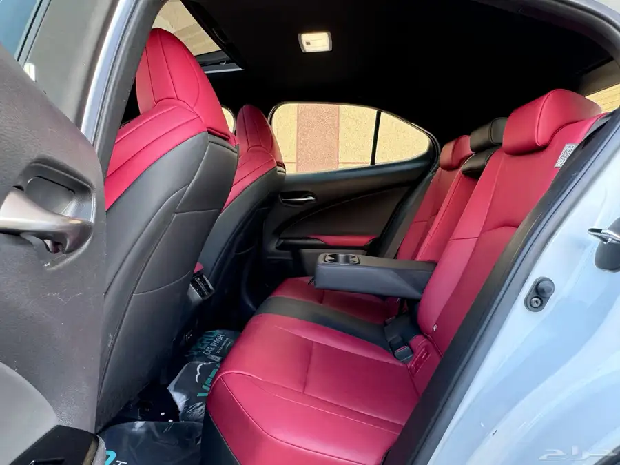 لكزس UX200 F SPORTS 2021 24