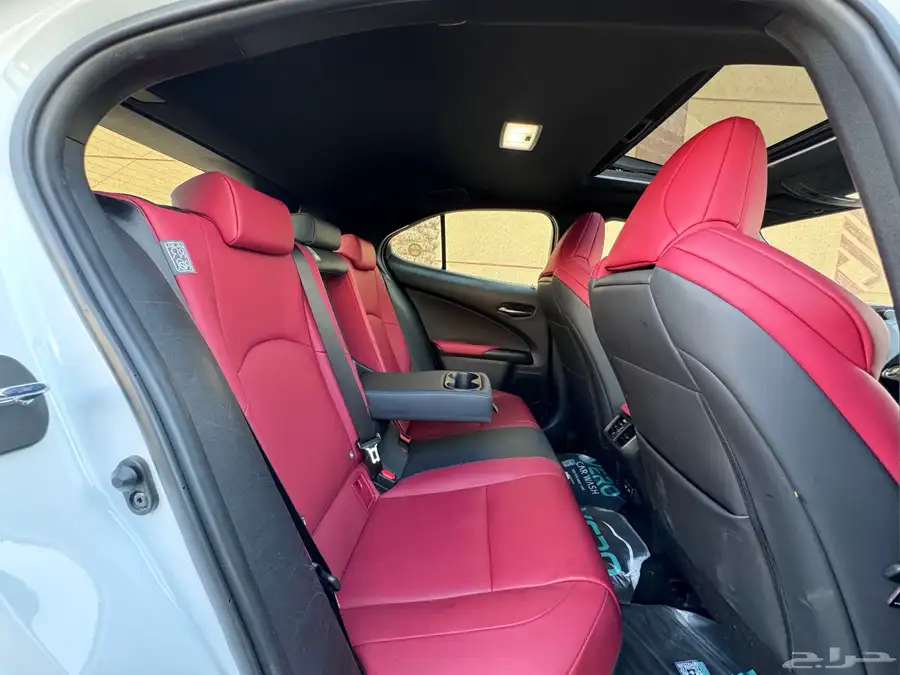 لكزس UX200 F SPORTS 2021 19