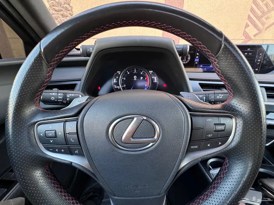 لكزس UX200 F SPORTS 2021 29