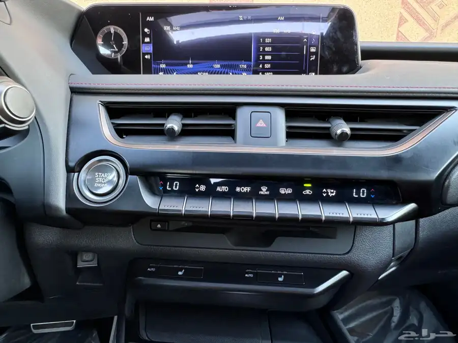 لكزس UX200 F SPORTS 2021 32