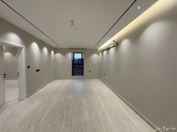 للبيع فيلا دورين وملحق في مخطط ولي العهد تشطيب vip 10