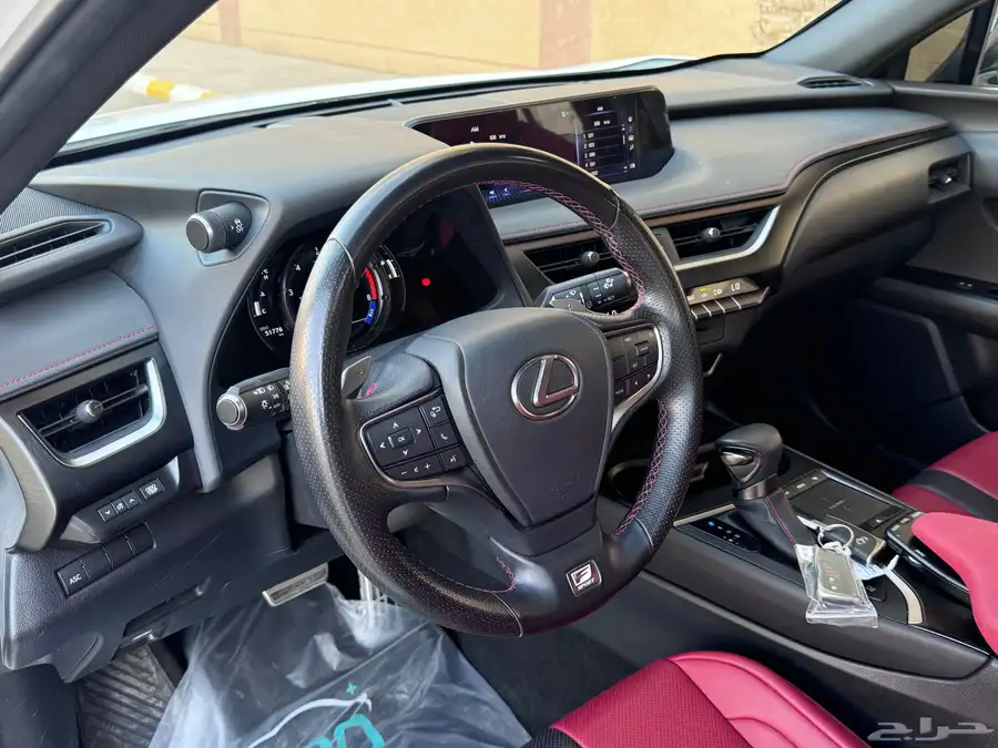 لكزس UX200 F SPORTS 2021 25