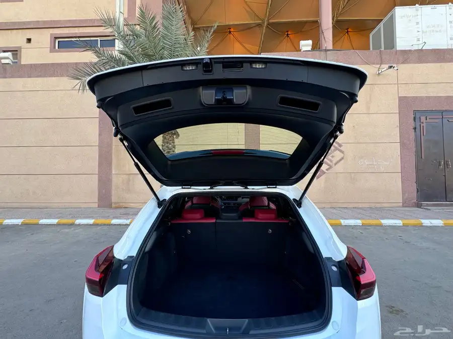 لكزس UX200 F SPORTS 2021 37