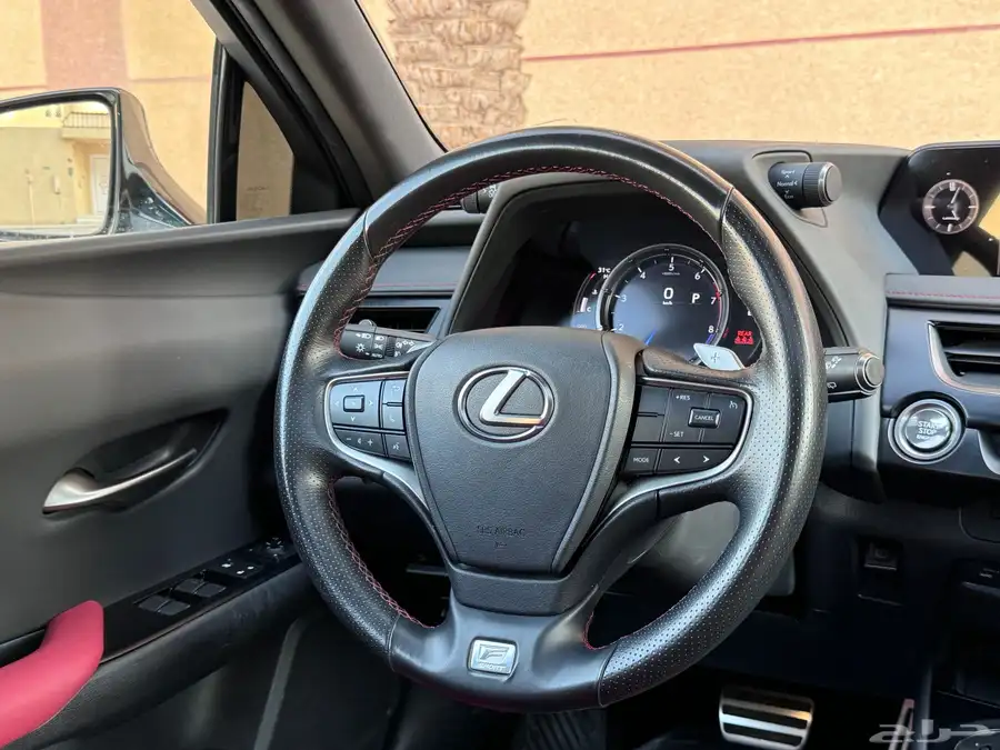 لكزس UX200 F SPORTS 2021 38