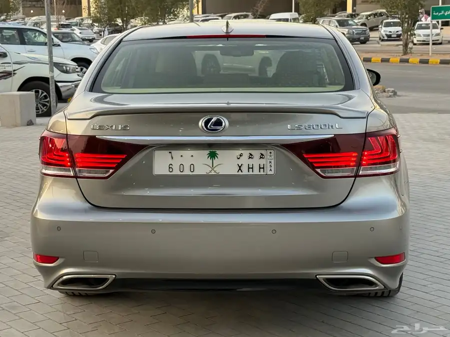 لكزس LS600 H 14