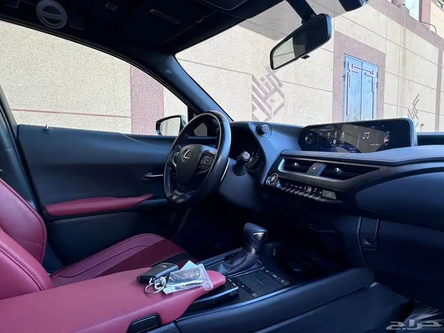 لكزس UX200 F SPORTS 2021 14