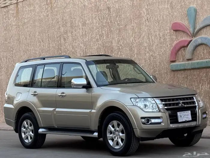 مستبيشي باجيرو GLS 2020 بحالة الوكالة 6