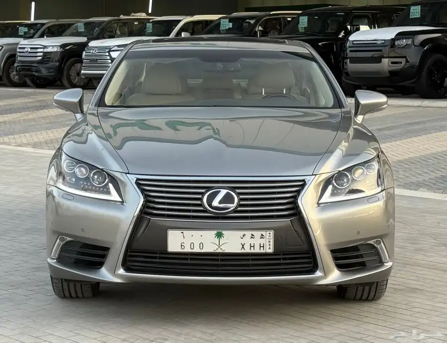 لكزس LS600 H 0