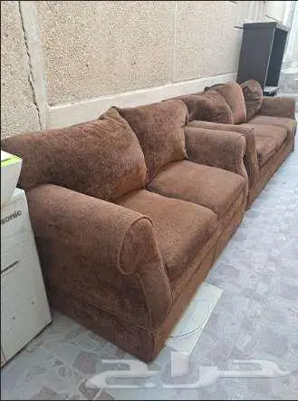 كنب ومكتبتين تلفزيون مجانا لمن يحتاج لهم 2