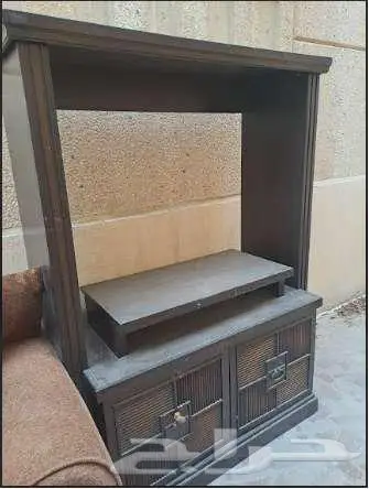 كنب ومكتبتين تلفزيون مجانا لمن يحتاج لهم 1
