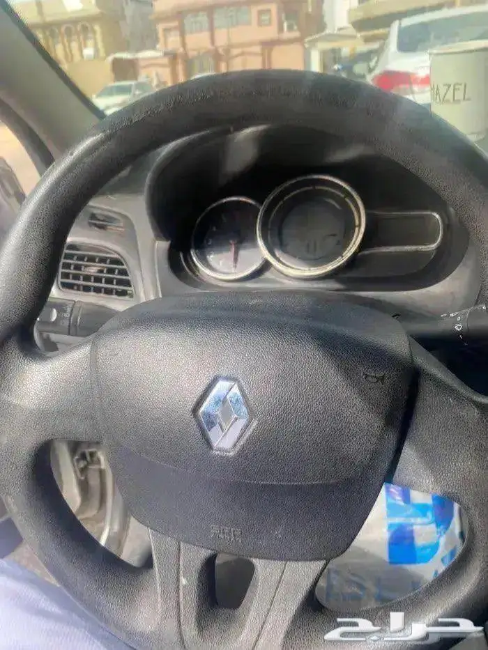 للبيع رينو فلوانس 8